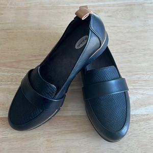 NWOT DR Scholls black shoe 6